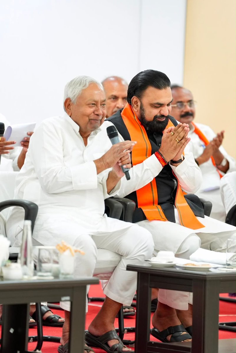 Nitish Kumar tweet media