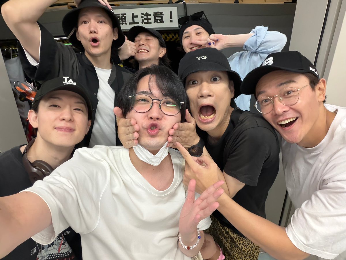 kurakura_ma0628's tweet photo. Action Stage
「エリオスライジングヒーローズ」
-New Dawn-

観劇してきました🌱

感無量です。
最高でした🥲

最後まで無事駆け抜けれるよう
応援しております！
#エリステ https://t.co/vQy99rfDEM