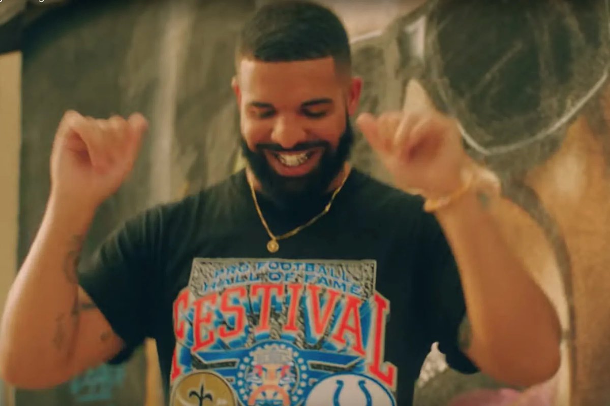 TheePopCore's tweet photo. 8 years ago today, Drake (@Drake) released “In My Feelings” and sparked a worldwide phenomenon as the iconic #KikiChallenge took over social media, the culture, and the charts. https://t.co/6rnVPgZU2s