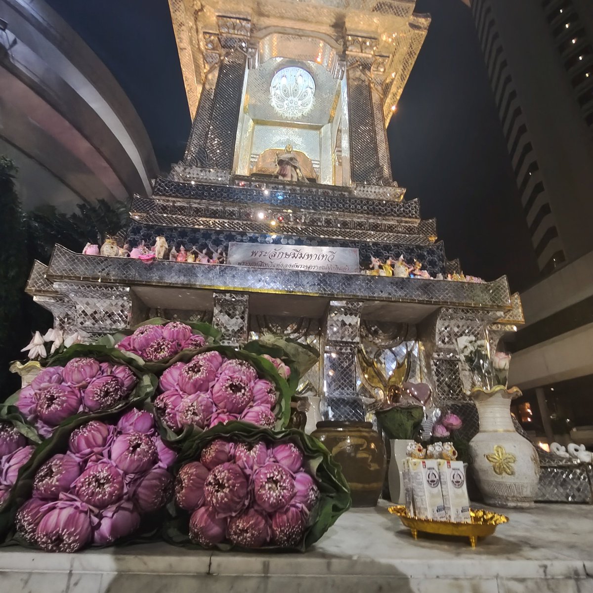 jariyateaw's tweet photo. 🌸 หากคุณเชื่อและศรัทธา ขอให้พระแม่ลักษมีประทานพรแก่คุณ 🌸

ขอให้ความอุดมสมบูรณ์ ความมั่งคั่ง และโอกาสดี ๆ เข้ามาในชีวิต
ขอให้การเงินคล่องตัว การงานก้าวหน้า มีผู้ใหญ่เมตตา และพบแต่กัลยาณมิตร

ขอให้ทุกคำอธิษฐานของคุณค่อย ๆ เป็นจริงในเวลาที่เหมาะสม
และขอให้พระแม่ลักษมีคุ้มครองคุณและคนที่คุณรักเสมอ 🙏🏻💗

#พระแม่ลักษมี #มูให้เธอ