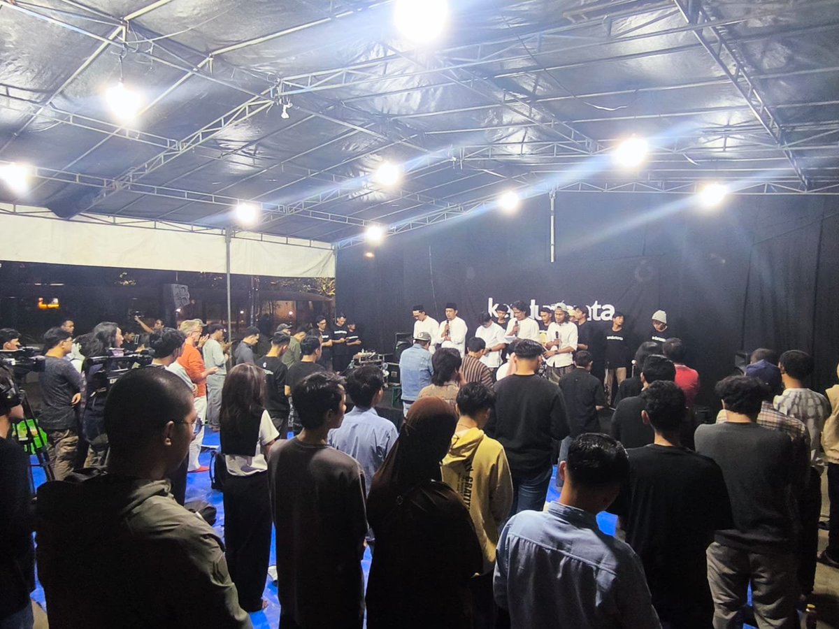 kenduricinta's tweet photo. #KCJuli diawali dengan Tawashshulan, munajat doa dan sholawat bersama. https://t.co/tPE4MT1QyL