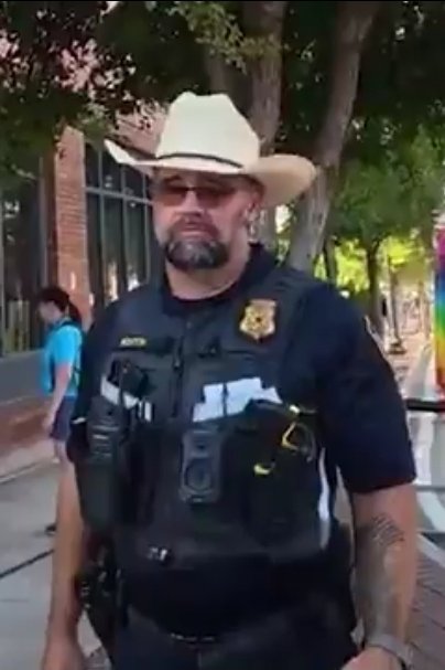 RawB_27's tweet photo. @fortworthpd @netflix What a clown police department. Fucking cucks. https://t.co/zJlc2cdLVD