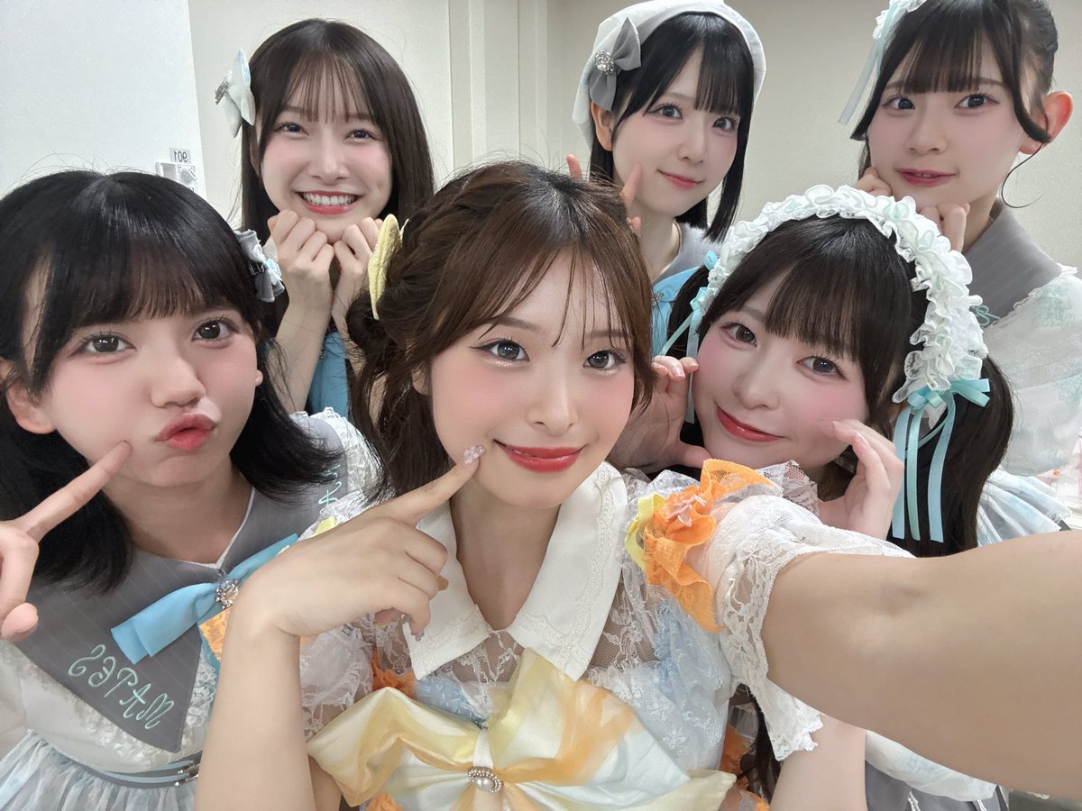mao_KLS0519's tweet photo. とうとう真央にも後輩ちゃんができちゃった！🥹💕

初めて会った時、みんな可愛すぎてびっくりしちゃった…♡
これから一緒にたくさん頑張ろうね！💕︎
 #カワラボメイツ   #カワラボサウス  #黒田真央 https://t.co/uKP4e2Cns0