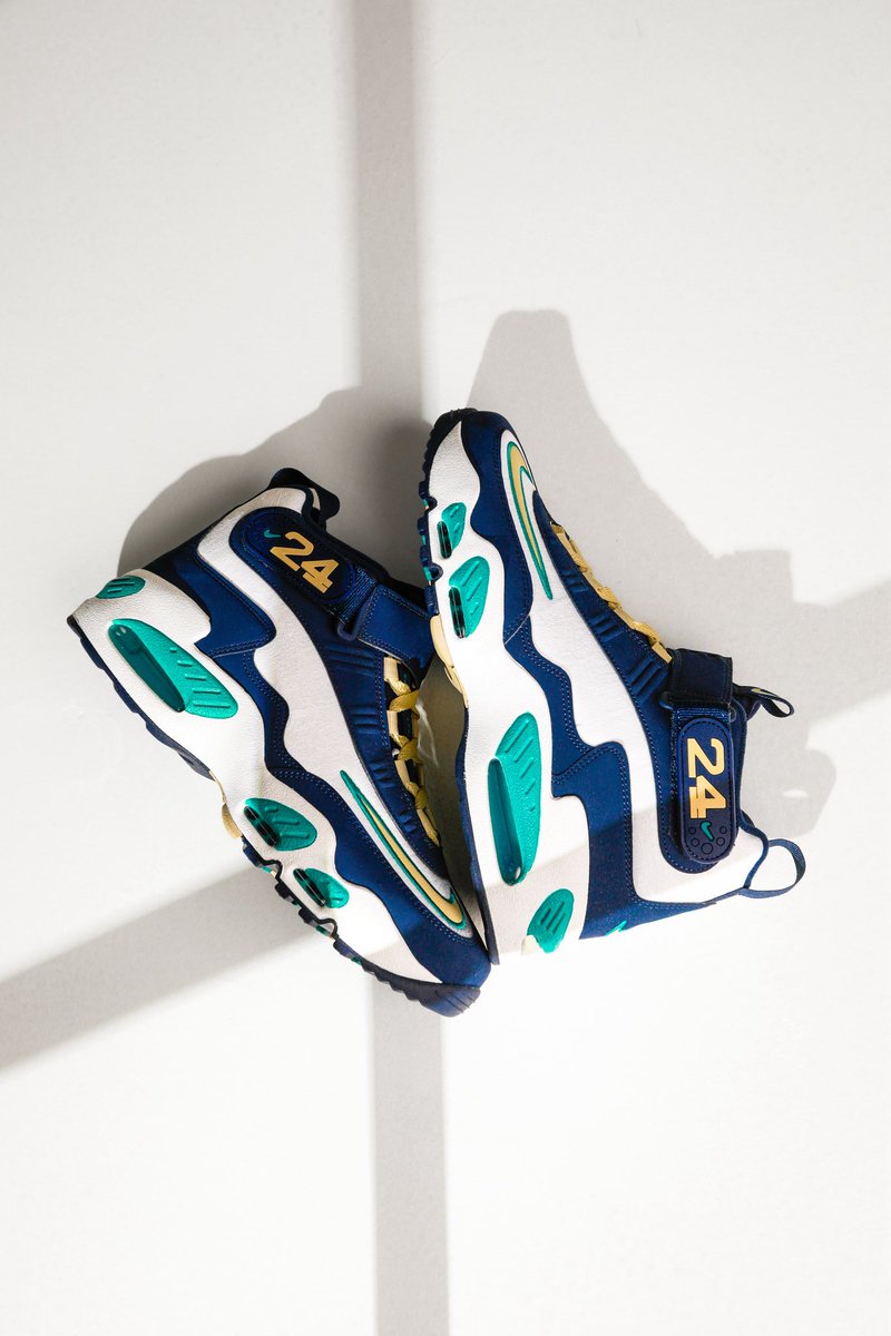 JustFreshKicks's tweet photo. Nike Air Griffey Max 1 ‘HBCU Swingman’ ⚾️

https://t.co/ZZY9G14xSm https://t.co/0UWtr3FIGN