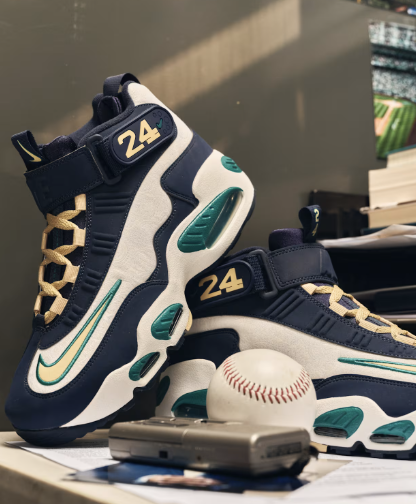 JustFreshKicks's tweet photo. Nike Air Griffey Max 1 ‘HBCU Swingman’ ⚾️

https://t.co/ZZY9G14xSm https://t.co/0UWtr3FIGN