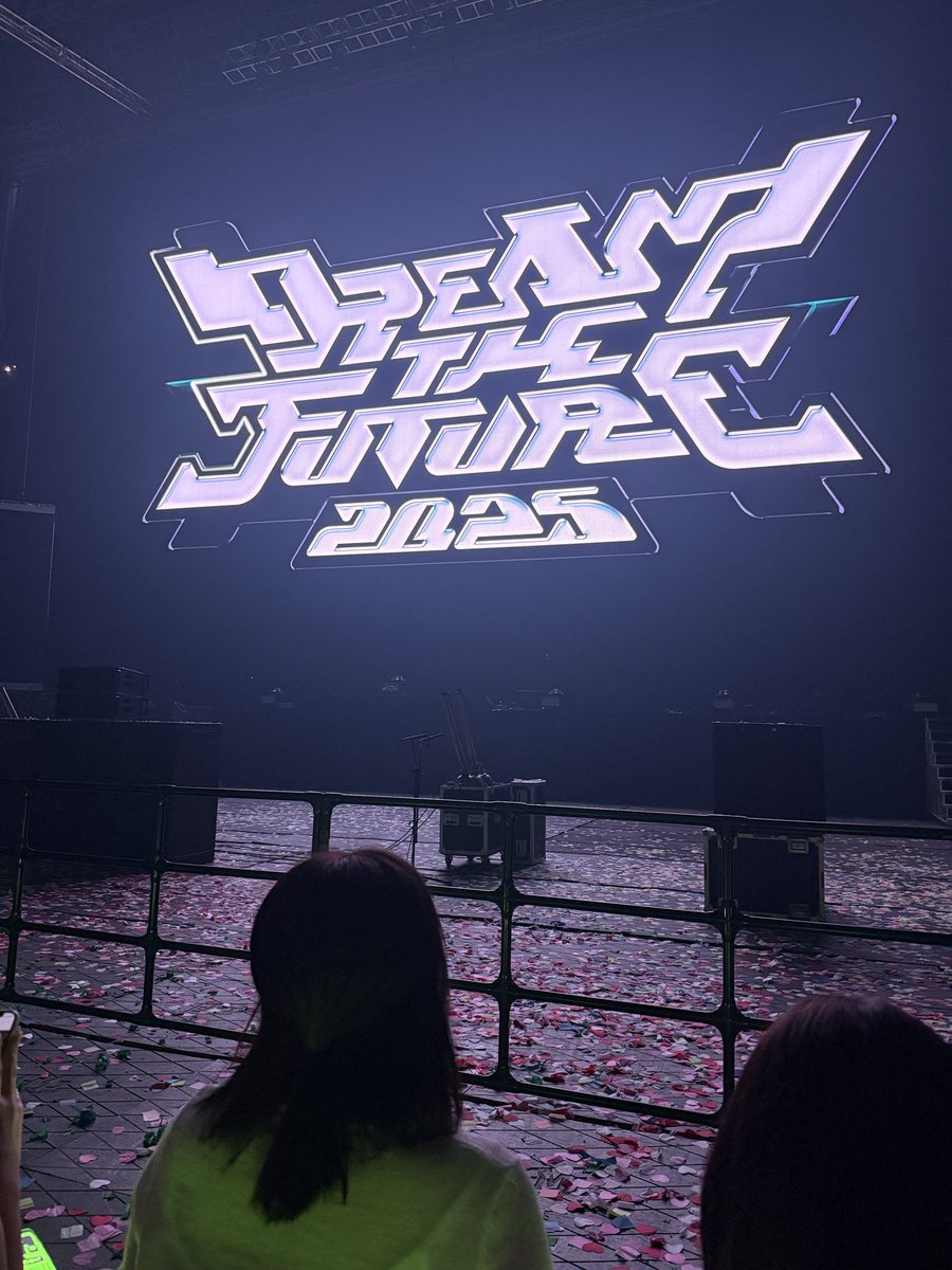 uvondh's tweet photo. 여름밤의 꿈 https://t.co/9sPLAgfdwl