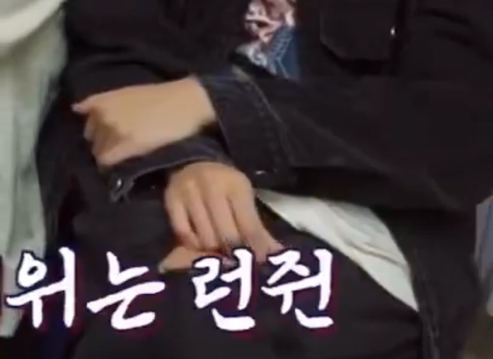 urfavvleehaenie's tweet photo. น้องแฮชานเล่นจนมือได้แผลถลอกเต็มไปหมดเลย 🥹🥹🥹 ตอนแรกมือไม่มีแผลสักกะนิด ดื้อซนเยอะใช่ไหมเนี่ย 🥹 https://t.co/Ka5794J9U8