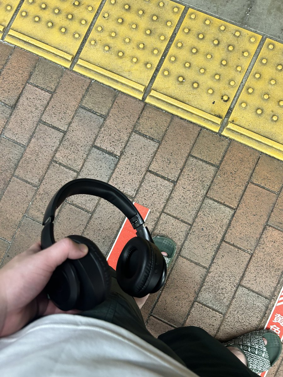astro__z's tweet photo. いよいよ明後日
仕事、練習終えて終電待ち
家族には好きなことをさせてもらって感謝しかない。

今現在、形じゃチャンピオンだがこの日はチャレンジャー
シングルでゲレーロからとってこそ。

やろうぜゲレーロ https://t.co/5VsTYGTCzV