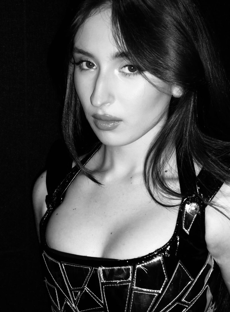 tashasbby's tweet photo. goddessss https://t.co/ijmh00MX7p