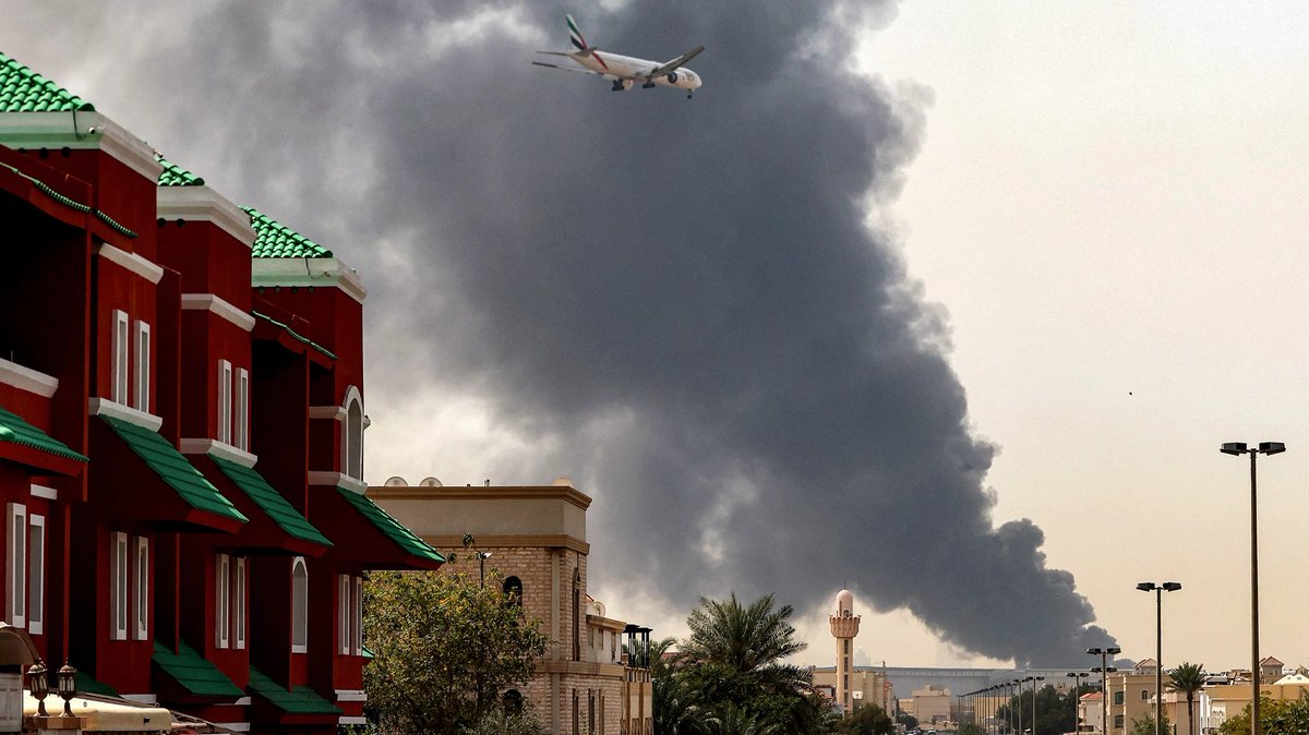 THEAFTRMTH's tweet photo. Iran's security council secretary warned that US strikes on two railway bridges will be met with retaliation.

He said, 'Attacks on infrastructure will be met with response measures,' and Israel will not escape. https://t.co/O9pGbOBK2v