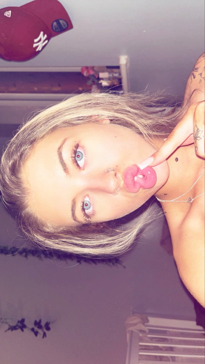 Cam8pcs's tweet photo. #wankchat #slut #chav #ukslut #ukchav #tart #tease #goon #wankfuel #whore #bimbo #builtforBBC #wankmeat https://t.co/SjwXJrGYjt
