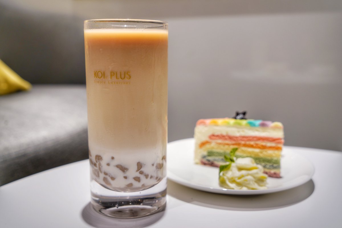Puschmoki's tweet photo. Just grabbed warm taro milk tea with boba—chewy pearls + creamy sweetness = pure small happiness on a chilly afternoon ， https://t.co/c8VLPkY7x0