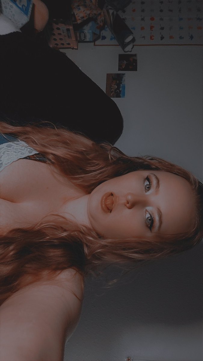 Kit_kat_johnson's tweet photo. 😛 
(Link in bio btw)

#feet #feetfetish #footfetish #foot #footfetish #onlyfans #of #onlyfansgirl #nsfw #thick #adultcontent #spicycontent #giantess #sizetwitter #giantessfeet #gts https://t.co/BVRsuAnjEk