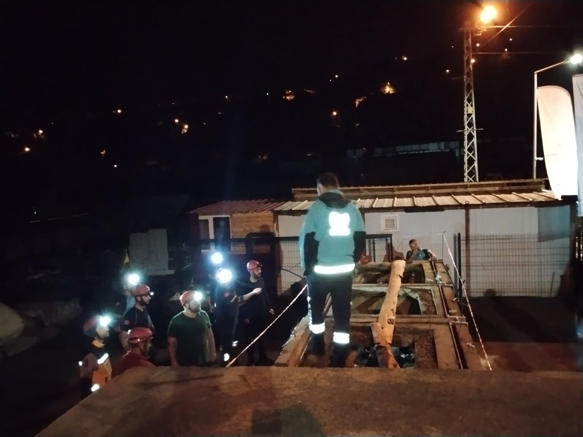 rizesaglik's tweet photo. 6-8 Temmuz 2026 tarihleri arasında ilimizde, Gümüşhane, Artvin ve Rize illerinden UMKE personeline yönelik Medikal Kurtarma ve Uygulamaları Eğitimi düzenlendi.

https://t.co/yNnVmiwvqr https://t.co/ZIzTlPzcAT