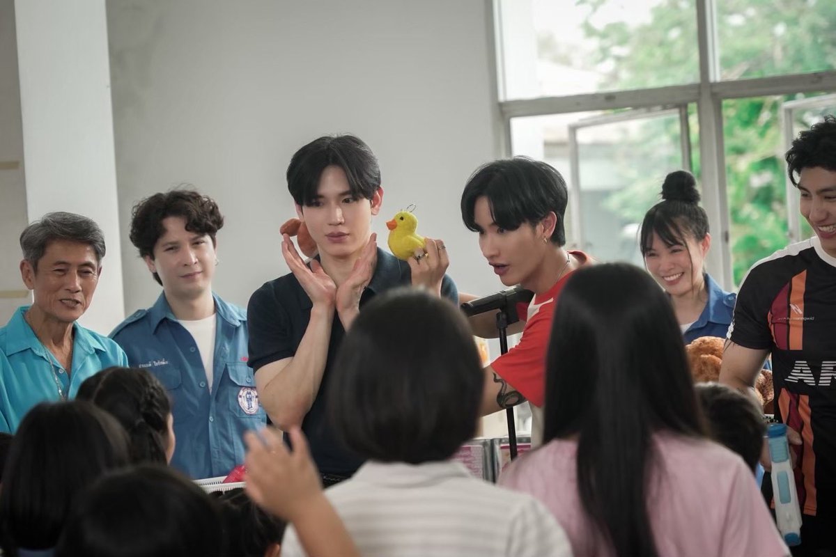 JojoTichakorn's tweet photo. สัญชาติญาณความเป็นพ่อมันแรงว่ะ #ADogAndAplaneEP7 https://t.co/hTpYkBnpti