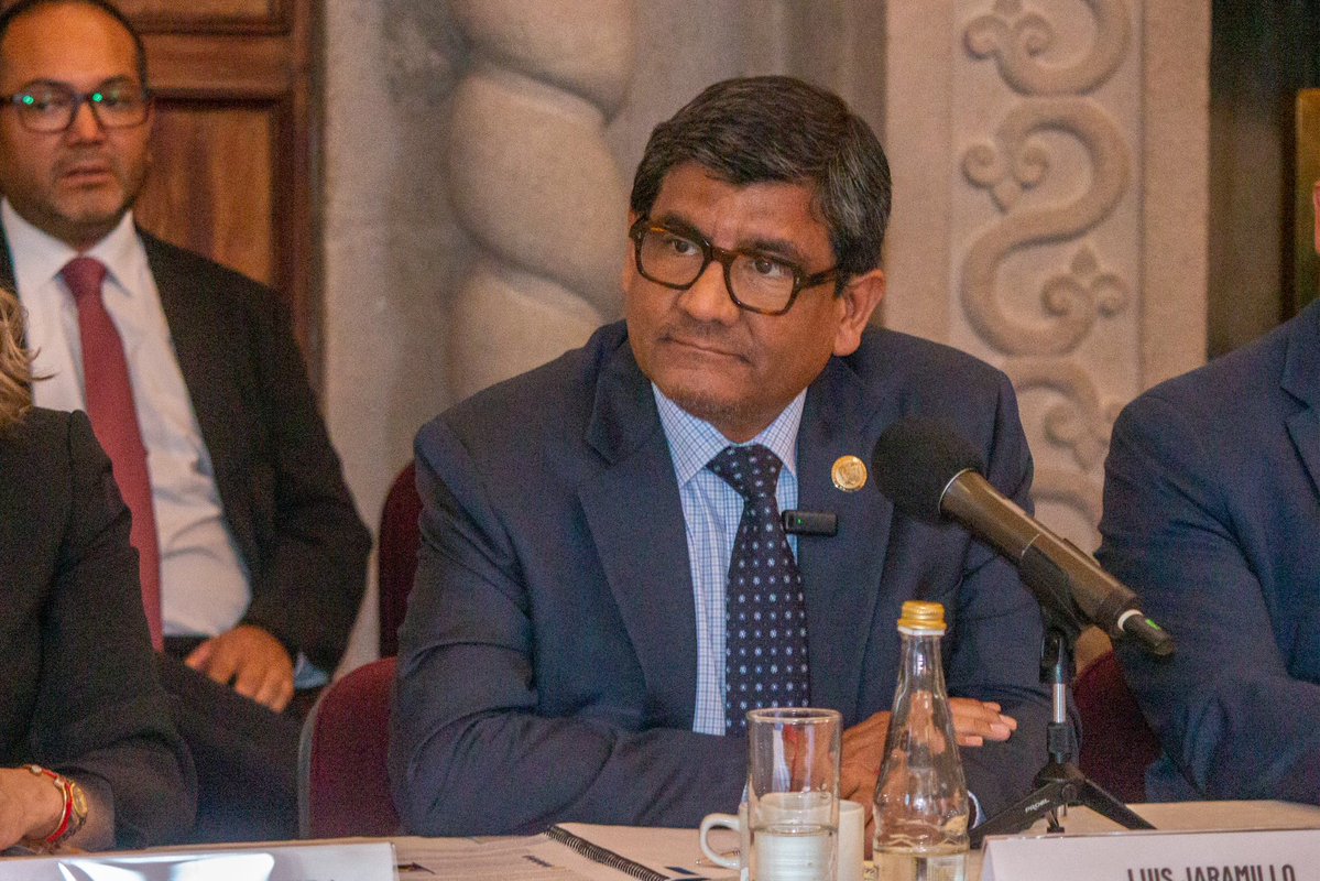 Produccion_Ecu's tweet photo. En la reunión, ministros y viceministros de Gobierno expusieron las ventajas competitivas del país y las oportunidades de inversión en sectores estratégicos como comercio, agroindustria, salud, energía, infraestructura, transporte y movilidad sostenible. https://t.co/gdIXsi14Na