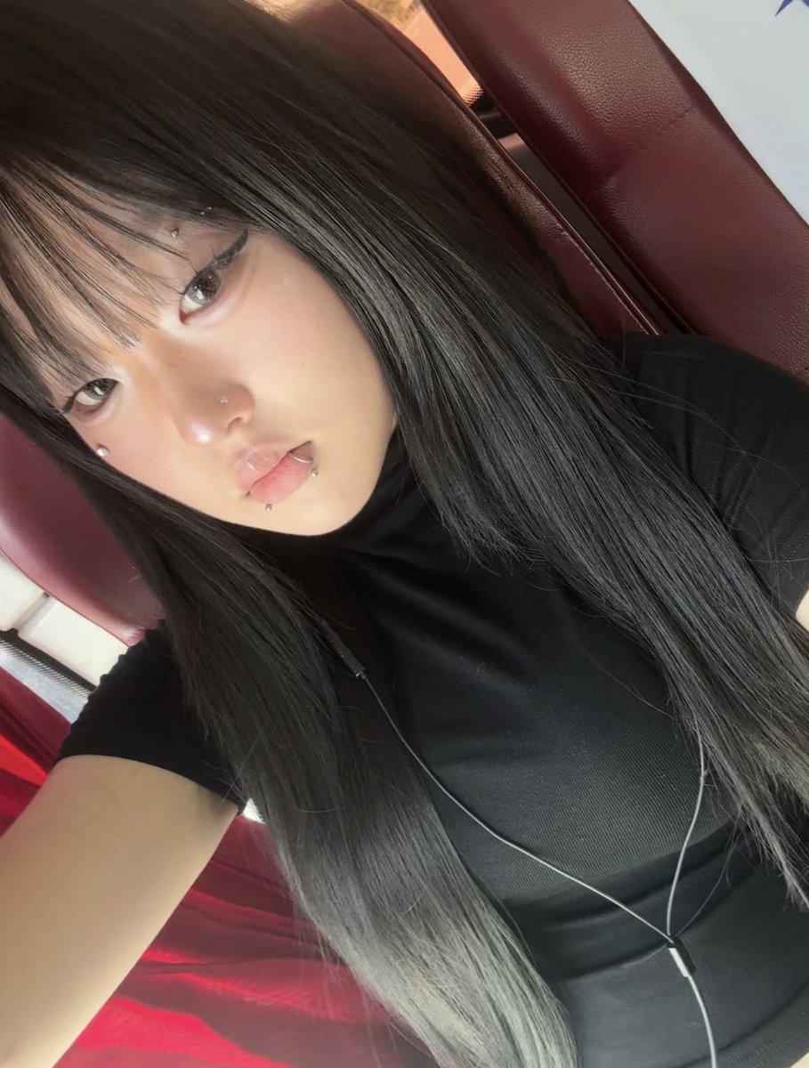 halo968642's tweet photo. 정지 먹어서 올리는 무냐띠니 트친소
@Hooooooh6b 
#트친소_𝕏친소 
#우울계_𝕏친소 
#정병계_𝕏친소 https://t.co/0K6rqkqvKV
