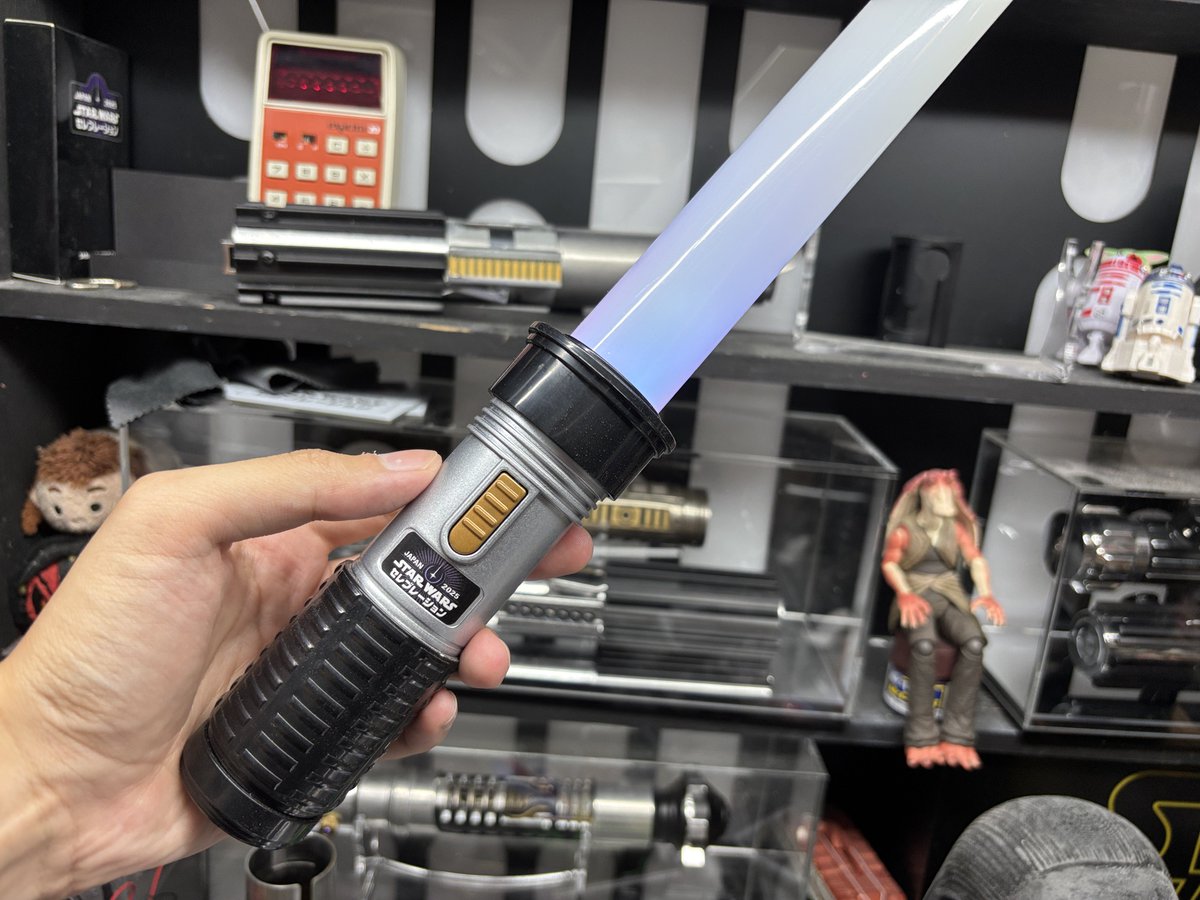 Kabayan0628's tweet photo. そういえば公式ライセンスのライトセーバー久しぶりに買ったなぁって思ったけど、今手元にある他の公式ライセンスのってこれしかなかったわ https://t.co/AmECn5UmPx