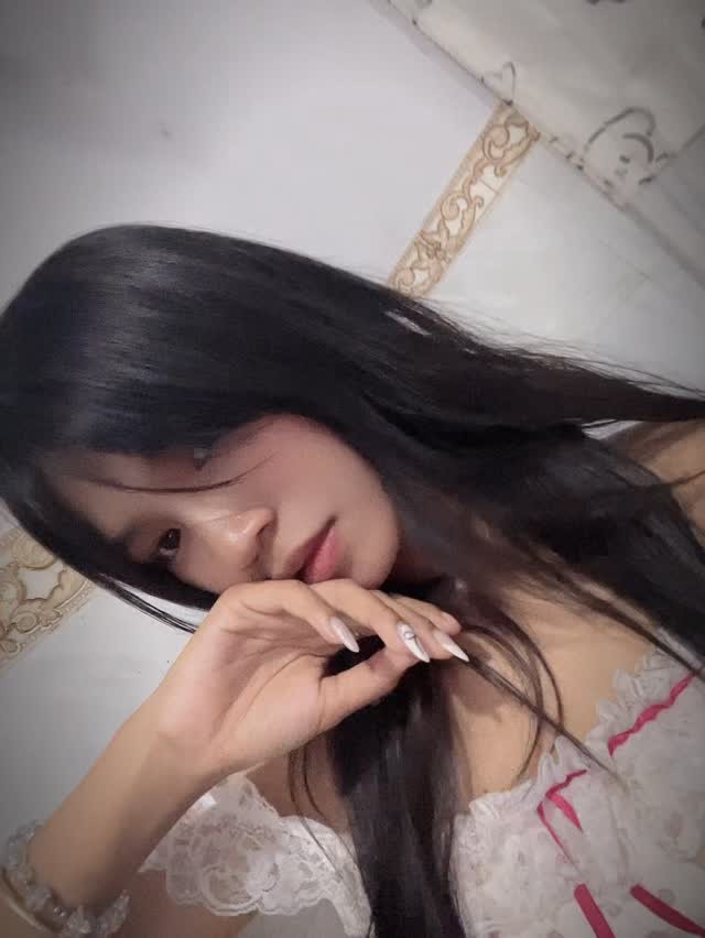 fujiwaranaiu's tweet photo. I also have some experience in journalism as well (university radio, local newspaper). But even with this experience and knowledge I feel empty. I am just losing hope at getting a job even when I am trying to get one. I send CV’s around many newspapers, TV and radio stations. https://t.co/NnCfChbI76