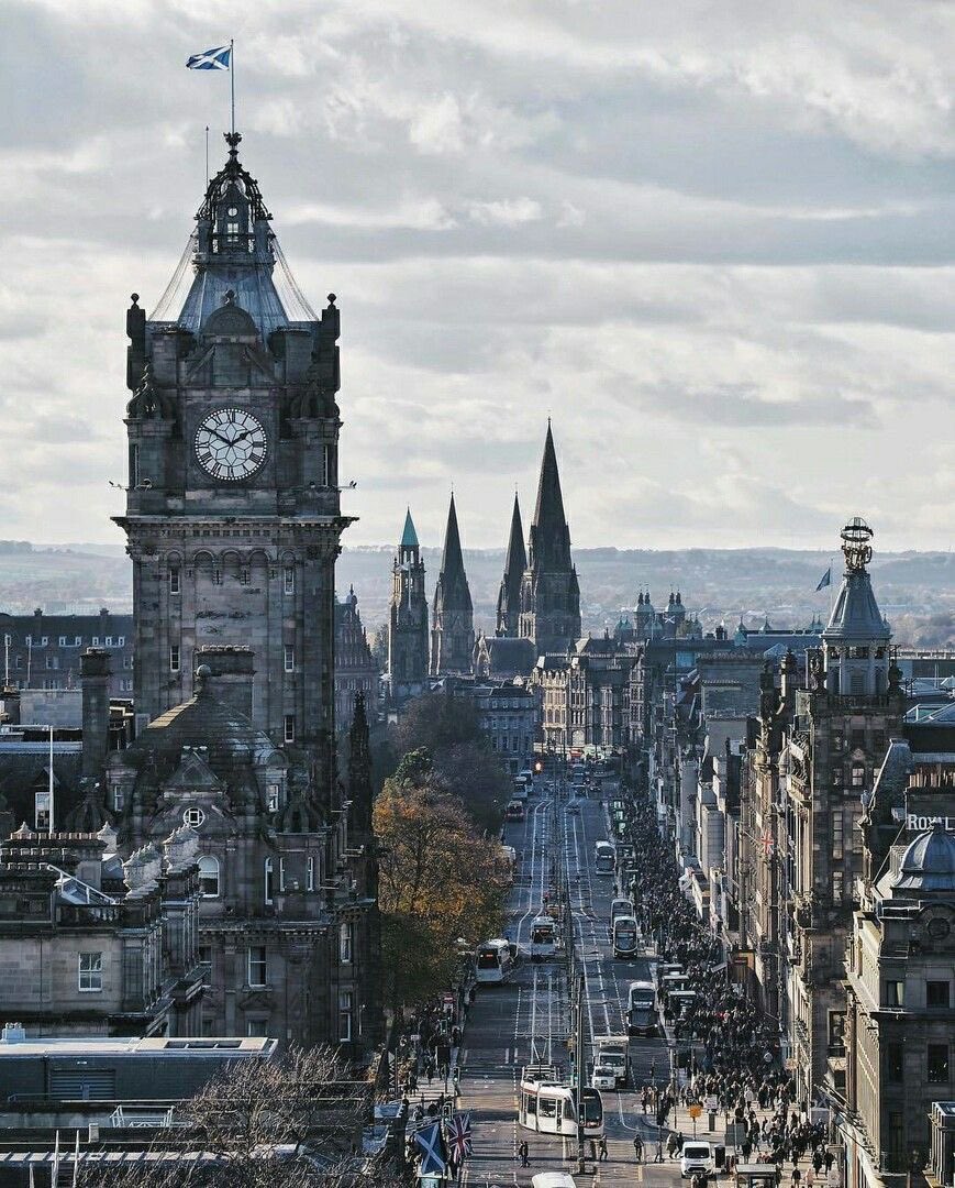 archi_tradition's tweet photo. Best skyline in Europe? https://t.co/MA0scGB8ij