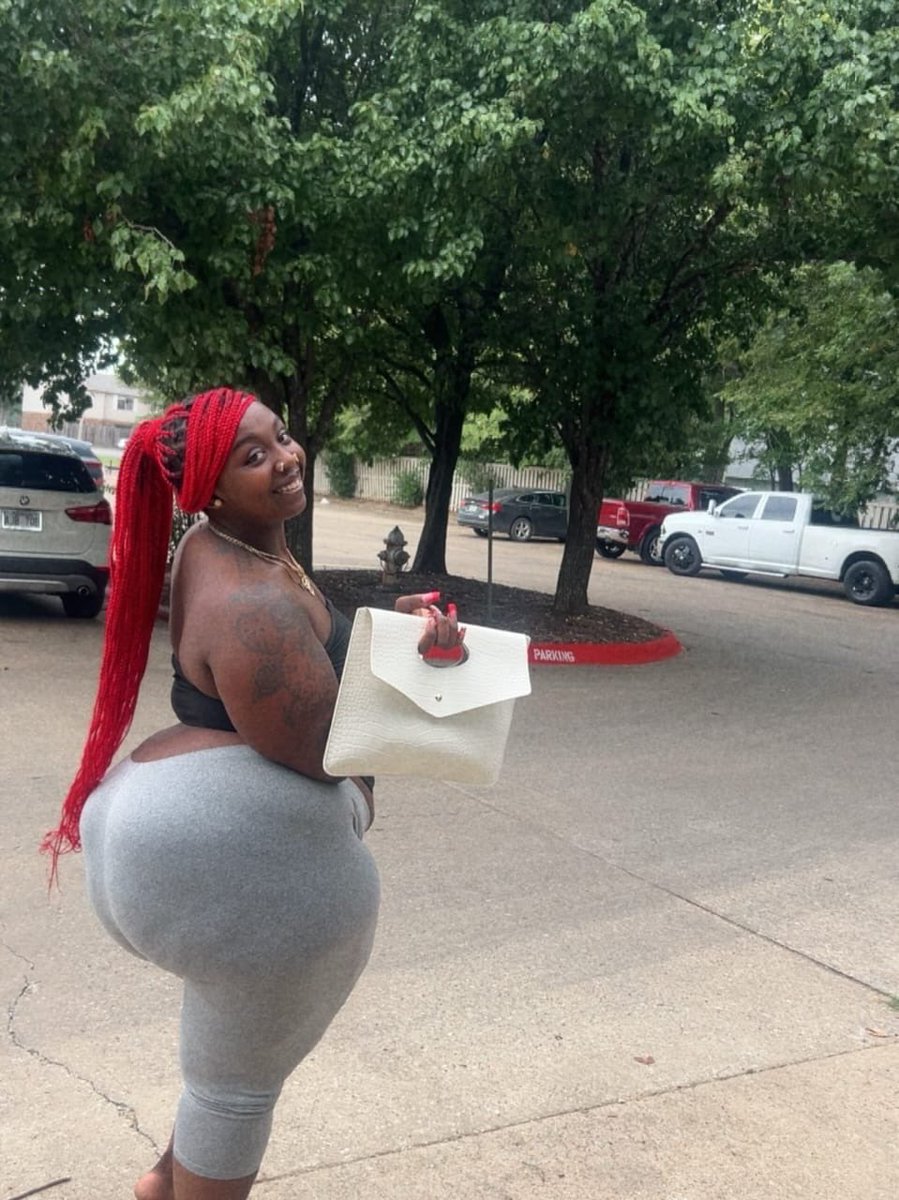 thickgirlnia's tweet photo. Is this not too much for one person to carry? https://t.co/DilqvT2SeG