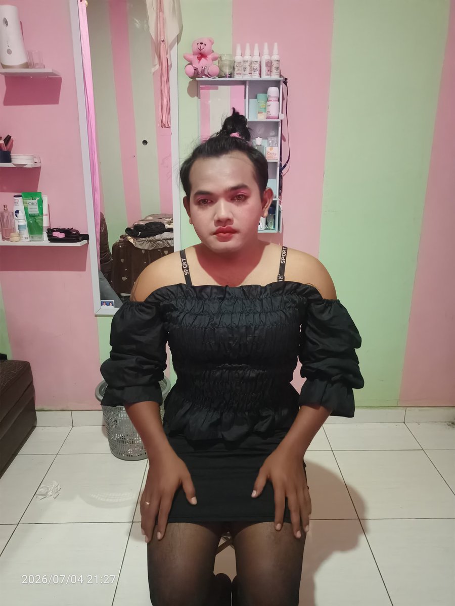 bnd_ind99's tweet photo. Pengen mempermalukan dia tapi bingung mau diapain lagi..
Sekarang butuh saran penghinaan terbaik dari kalian.

Ide paling kejam apa?

#SissyIndo #SissySlave #Humiliation #FemdomWife #BDSMIndonesia https://t.co/fQntVEQUVV