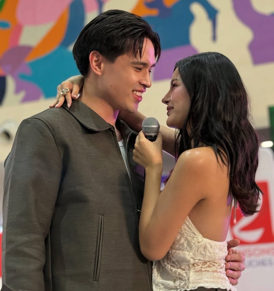 agosto_ralphie's tweet photo. Intimacy doesn’t need an audience. The most radiant love is often the one that glows softly, away from the noise. Dedma sa ingay ng bashers, basta magmahalan lang kayo diyan, it may be loudly or quietly away from the spotlight, AzRalph.

AZRALPH OR NO ONE https://t.co/FGuIjmNPLj