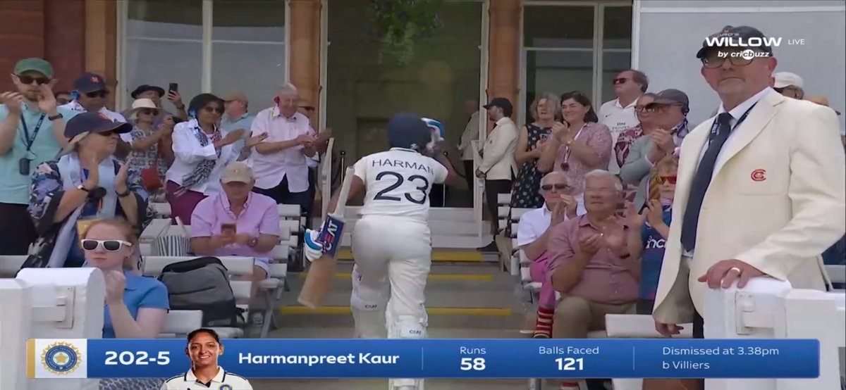 CricUniverse7's tweet photo. AT TEA BREAK
TEAM #INDIA LOST CAPTAIN HARMANNPRET KAUR ON 58(121) runs.
#India at TEA time 202/5 in their first Innings against #England in the One off #Test at #Lords
#ENGvIND
#FIFAWORLDCUP https://t.co/hfwwyyjxD0