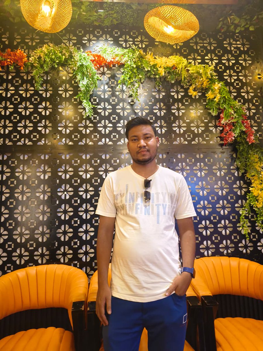 AzarSahin's tweet photo. 📌 Hot Pot Chicken. Nagatilla, Silchar... https://t.co/3LHY6r9xKo
