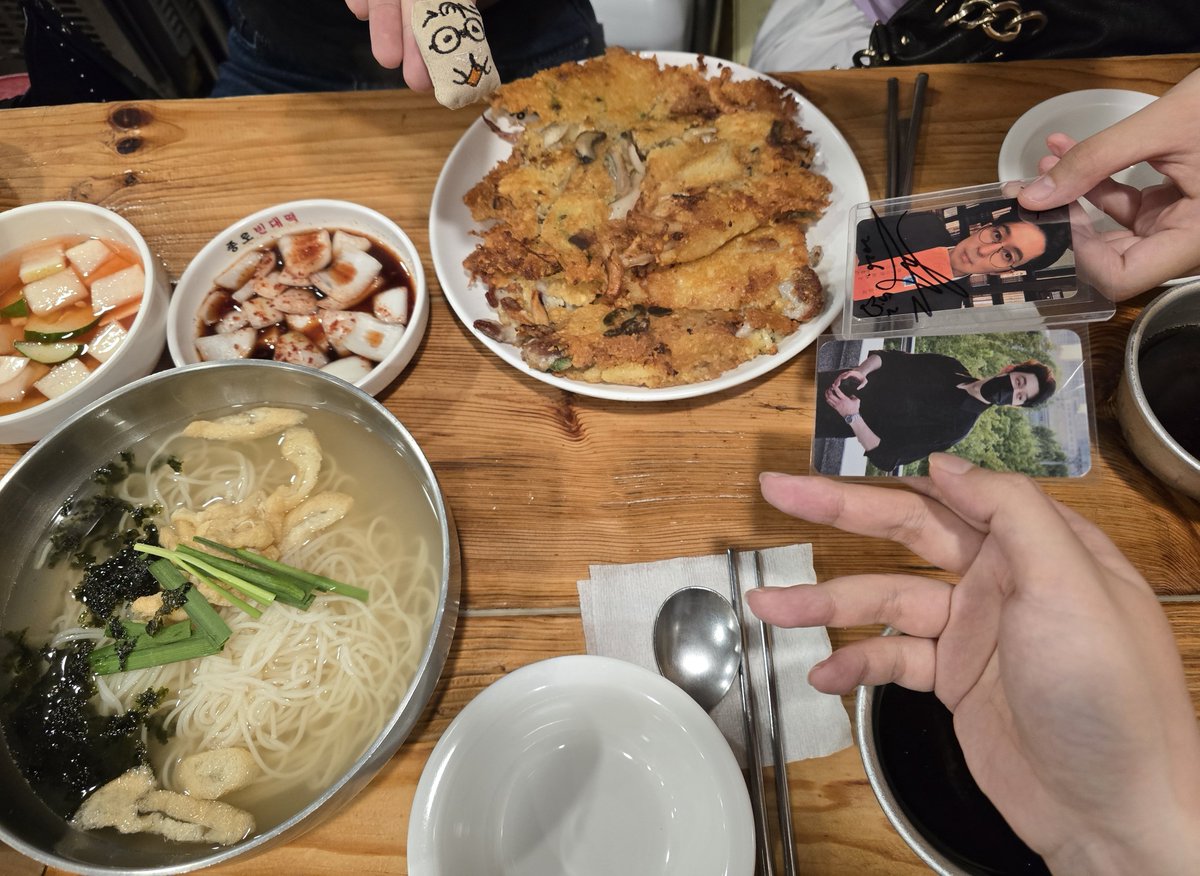 Happy_Dre_ym's tweet photo. 역시 요타쿠들이 만나면 입털고드가야함못하는줄알고너무섭섭할뻔햇어요 https://t.co/bcsNZNIXXh