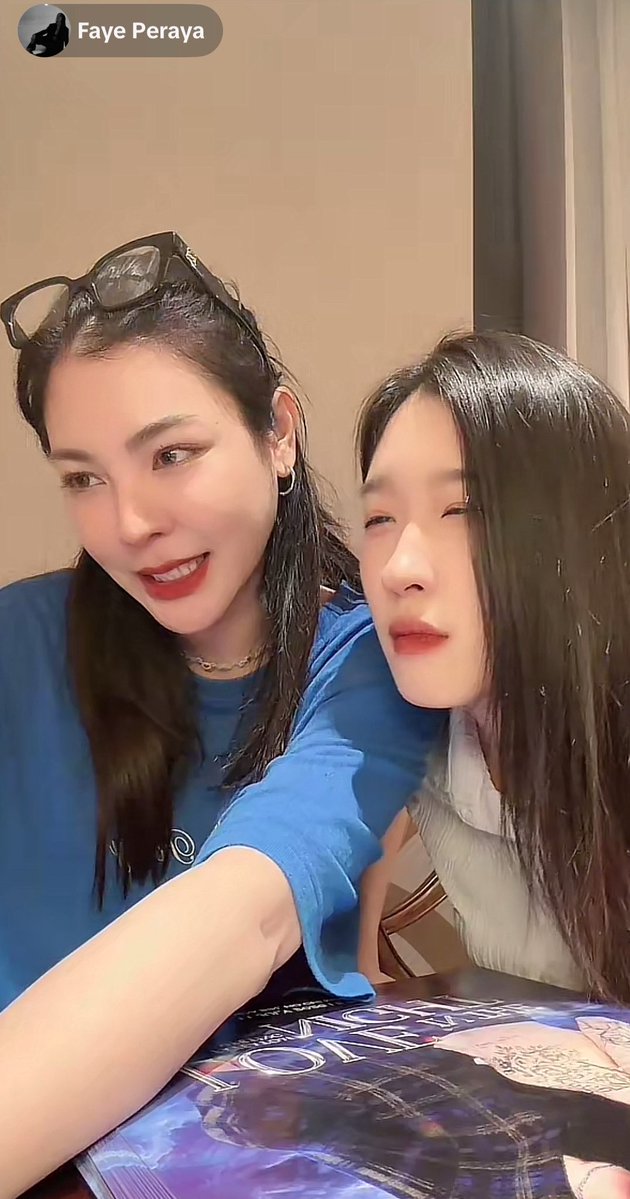 vsjdjd54605's tweet photo. Baby，Mommy is worried about your eyes...

#FayeAtom
#FayePeraya  #AtomPariya https://t.co/2NvpjrGy32