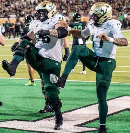 BullsOnParadeTG's tweet photo. 56 DAYS TO KICKOFF! 🔥
Day 56 belongs to Cole Skinner (#56) — representing the toughness and heart that define USF Football.
From the first tailgate to the final whistle… Bulls Nation is counting down! 🟢🟡
⏳ 56 days until we run it back!
🤘🏴☠️ Go Bulls!
#USF #GoBulls #BullsOnParade #CollegeFootball