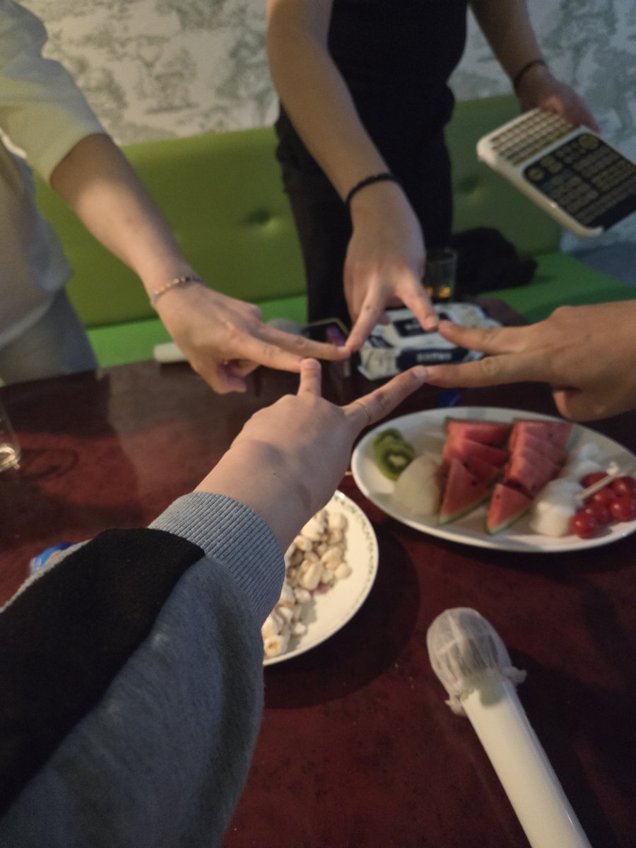 dayeon2014's tweet photo. 다들 생일 챙겨줘서 고마워🥰 https://t.co/BgQmESenq6