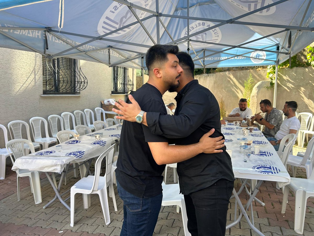 tuzlaakgenclik's tweet photo. İlçe Başkanımız @EyupKocalar ve ilçe yönetimimizle birlikte, Pendik İlçe Gençlik Kolları Başkan Yardımcımız Oğuz Kaya’nın kıymetli babaannesi Mevlüde Kaya’nın taziyesine katıldık.

Merhumeye Allah’tan rahmet, Kaya ailesine ve yakınlarına sabır ve başsağlığı diliyoruz. https://t.co/o0nCfTR30C