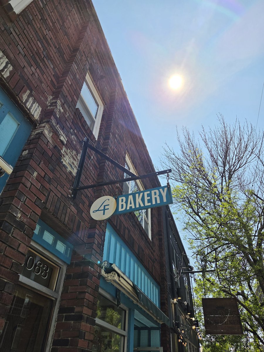 rie11567's tweet photo. 残り数週間、Halifaxの私の好きなお店のせていきます！

North end で人気なパン屋🥖
ここのBeignets がおすすめです🫶

📍 LF bakery https://t.co/6NzElvYziC