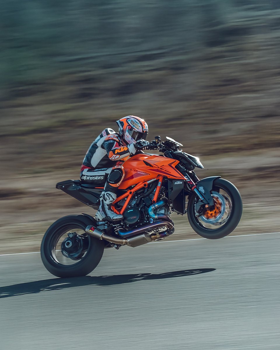 India_KTM's tweet photo. This is your captain speaking: Prepare for takeoff on 'The Beast'
#KTM #KTMIndia #KTM1390SuperDukeR #ReadyToRace https://t.co/QdjgwJRDol