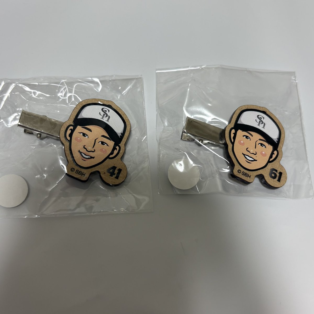 s27r4's tweet photo. 福岡ソフトバンクホークス 若鷹ガチャ
鷹祭 SUMMER BOOST   ヘアクリップ

【譲】　41 前田悠伍 投手 61 川村友斗 選手

【求】　
0 川瀬晃 選手 
25 庄子雄大 選手
45 谷川原健太 選手
もしくは 買取

12日現地 郵送でも可能です。
ご連絡お待ちしております。

#福岡ソフトバンクホークス https://t.co/5jVVhqm5B8