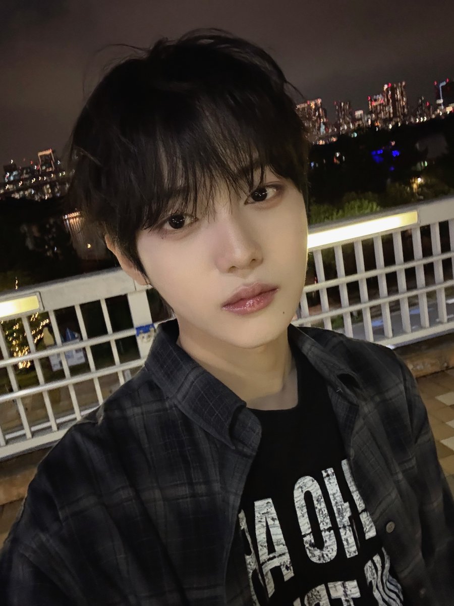 daily_aen's tweet photo. 100726 #KYUHYUN Berriz

🦊: 🖤

#AEN #에이엔 #エイエン
#규현 #ギュヒョン https://t.co/3hVExJDoYa