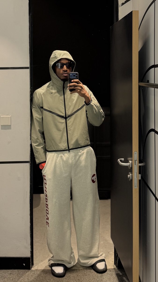 flygodT's tweet photo. NBYS https://t.co/pAMybpIs1o