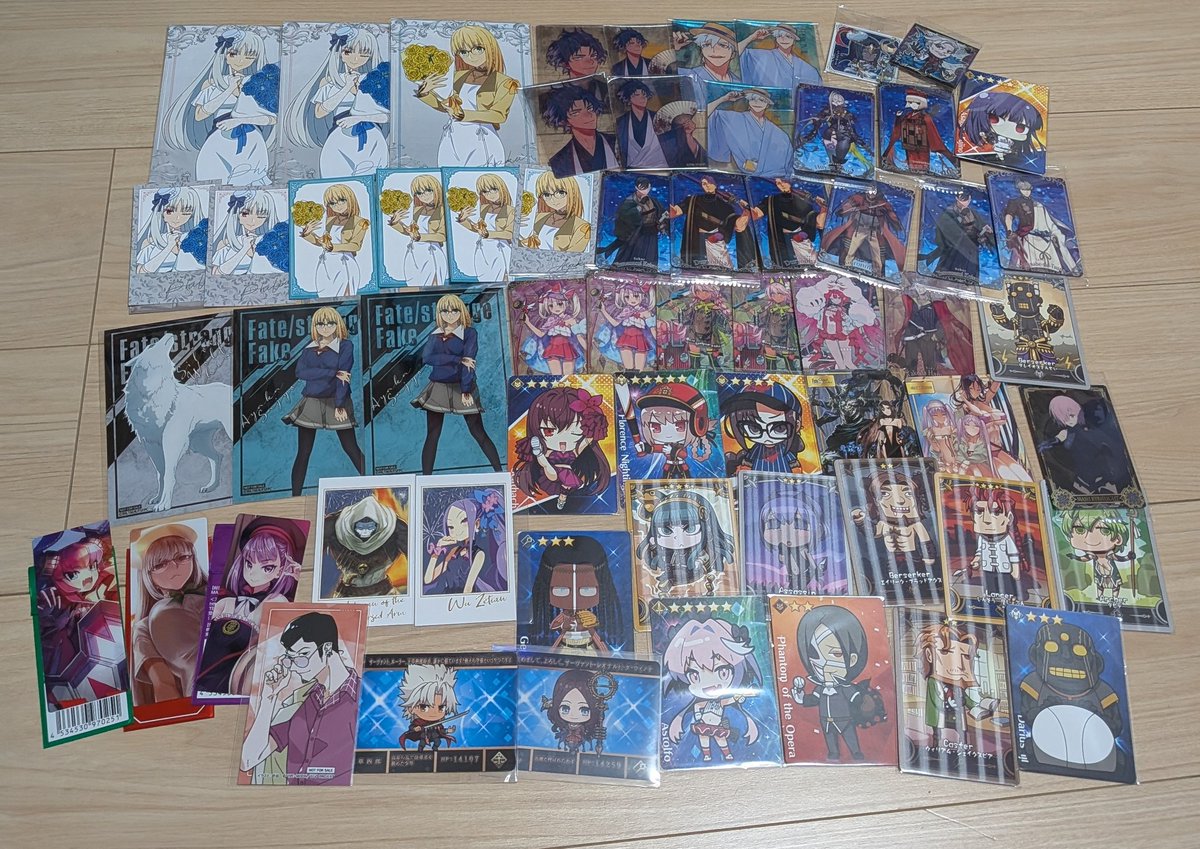 F_otent_yrym's tweet photo. FGOフェス2日目現地にて

求）クー・フーリン（全クラス、セタ含め）
エミヤ（アーチャー、オルタ）
上記のキャラの関連グッズ（武器モチーフやクラン二世等々）

譲）　画像の物

異種交換大歓迎✨
例）缶バ（譲）とトレカ
　トレカ✕複数（譲）と缶バ
※ この場合欲しいトレカを複数枚ご提示ください https://t.co/Nec70Y2HFe