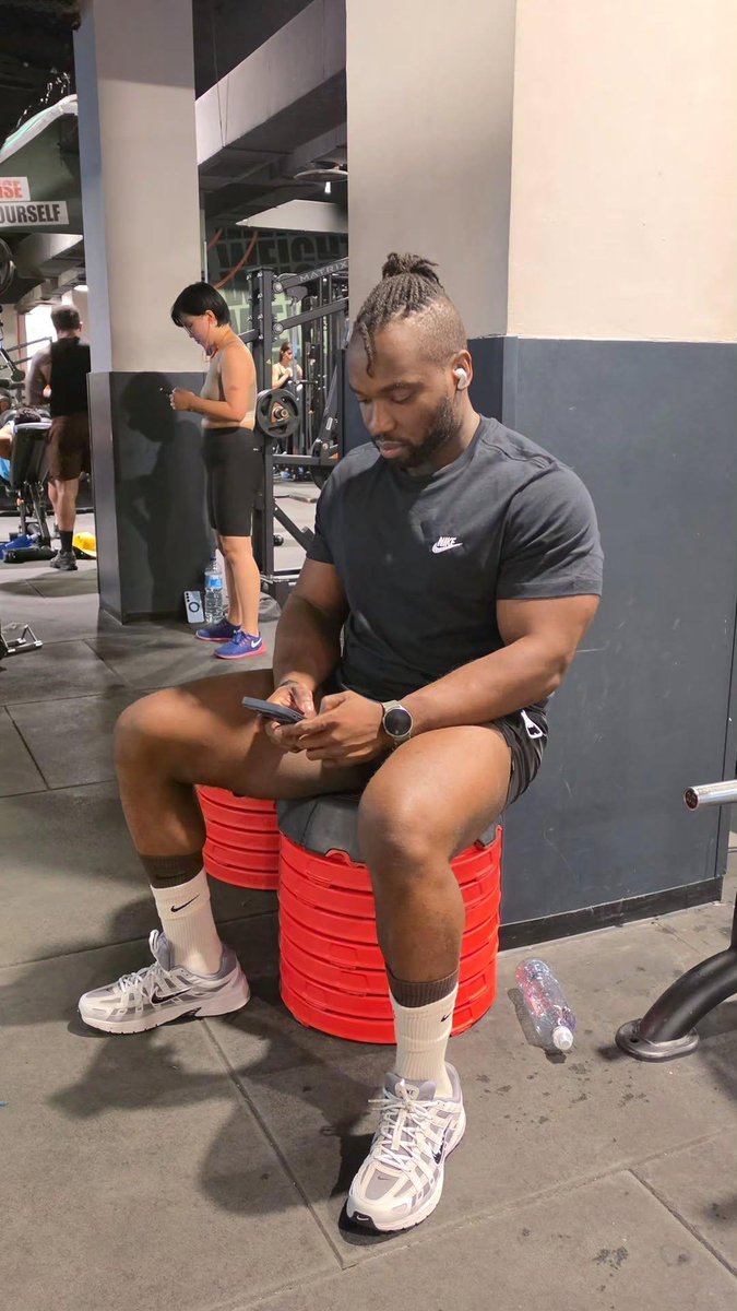 Ogagus's tweet photo. Gym Fitted! https://t.co/dutFOGIkl4