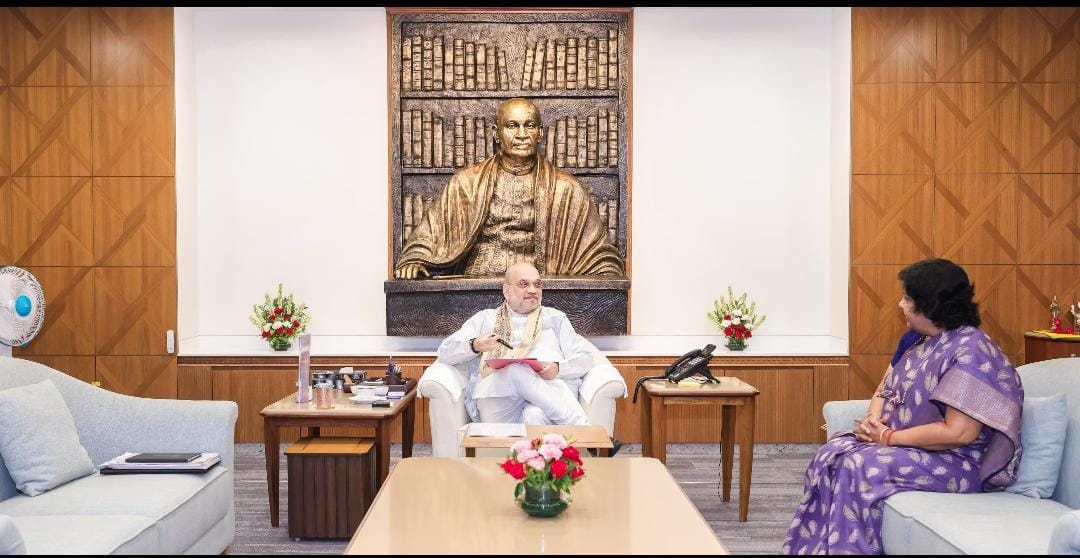 alka_gurjar's tweet photo. 📍 नई दिल्ली 

देश के यशस्वी केंद्रीय गृह एवं सहकारिता मंत्री आदरणीय श्री अमित शाह जी से शिष्टाचार भेंट का सौभाग्य प्राप्त हुआ।

इस आत्मीय मुलाकात के दौरान उनका मार्गदर्शन, प्रेरणादायी विचार एवं राष्ट्रहित के प्रति उनका स्पष्ट दृष्टिकोण सदैव नई ऊर्जा और जनसेवा के लिए प्रेरणा प्रदान करता है। 

@AmitShah