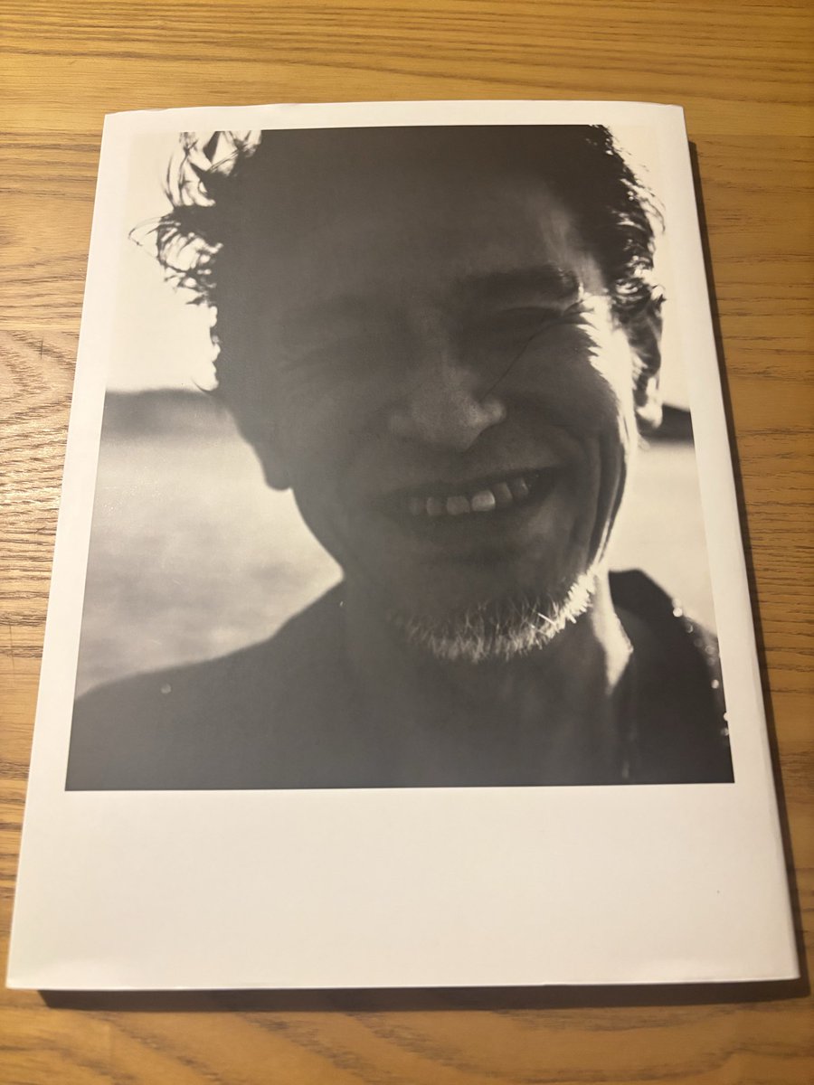 hacoaoi's tweet photo. 今日はもう届かなかったな。Amazonセール中だから仕方ないと思っていたら、先ほど滑り込むように玄関前に届いてた。
配達の方、遅くまでありがとうございました。チバの誕生日なのに、私がプレゼントもらっちゃった気分。 https://t.co/XWAUEpA4S1