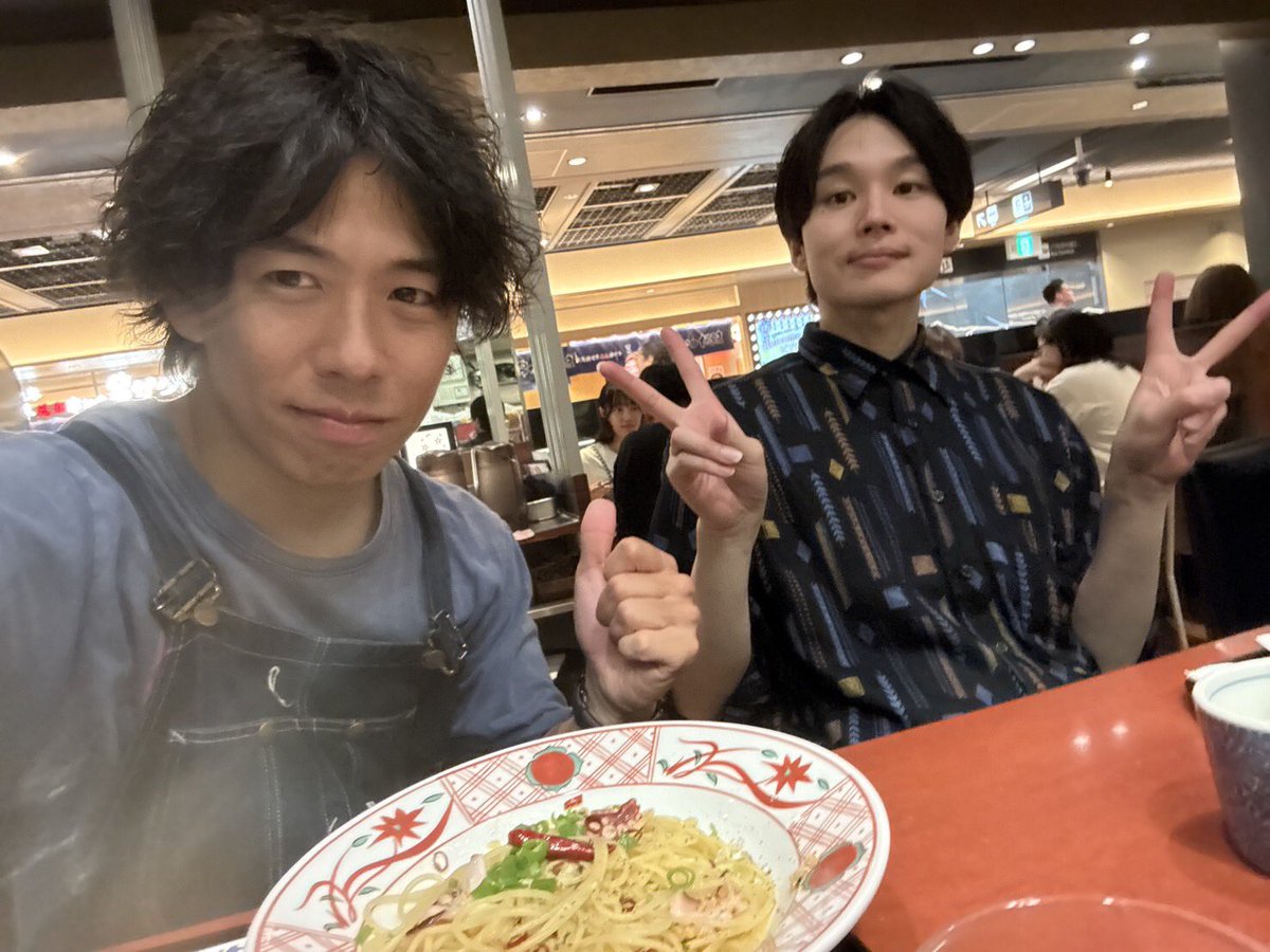 guu114's tweet photo. 【KYOTO MIC PROJECT】

京都駅公認ストリートライブ
常陸淳くんと合同で行ってきました！

熱中症など皆さん大丈夫ですか？
歌を聴きに来ていただいて
ありがとうございました！

淳くんのファンの方にも
良くして頂き本当に感謝いたします！
終わってからご飯行きました🍝
ナイス時間でした🤩 https://t.co/XQDJQ5AsCt