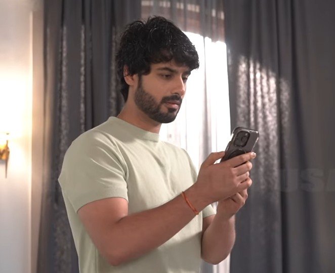 Av_DewDaisy's tweet photo. Day by day  I'm loving Abrar's acting even more We already knew he's amazing in emotional and heartbreaking scenes, but now... what can I even say?

Especially in the Swati–Sanju scenes. The pain in his voice and on his face... so good 🤍 https://t.co/HlYEgVNjjz
