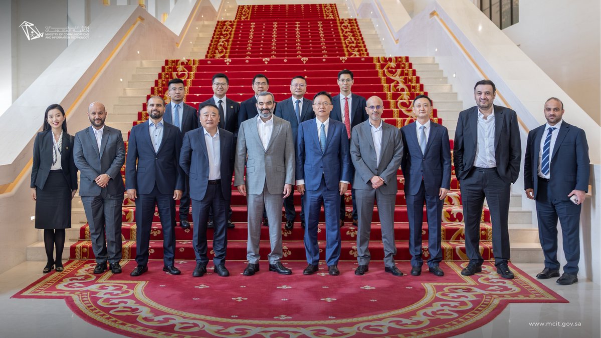 McitGovSa's tweet photo. From China, and as part of advancing partnerships in digital infrastructure and emerging technologies, H.E. Abdullah Alswaha, @aalswaha, met with David Wang, Rotating Chairman of Huawei, to discuss opportunities for collaboration in digital infrastructure, AI, cloud technologies, and talent development.