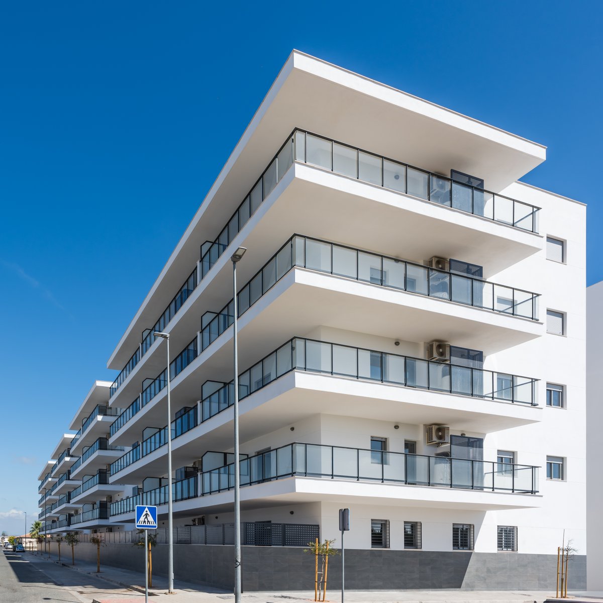 MLArquitectos's tweet photo. Muy satisfechos con el resultado final de un proyecto que hoy se consolida como una nueva pieza urbana dentro del crecimiento de la zona norte de San José, comenzando una nueva etapa para las familias que habitan el complejo (2/3) #arquitectura #construcción #architecture #design https://t.co/0f5FZ8009c