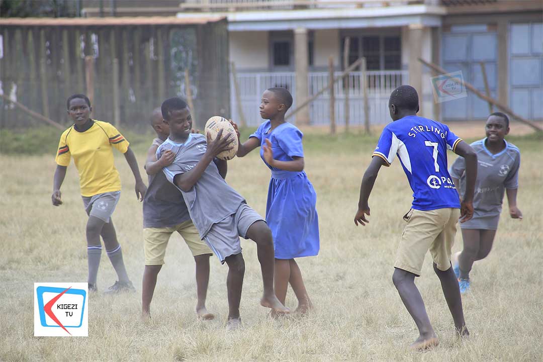 KigeziTv's tweet photo. #HappeningNow
Excitement is building at the Gorilla 7's Rugby Tournament at Kigezi High School Primary Lower Playground as seven primary schools are competing in the second edition of the age-grade tournament, an event designed to nurture young rugby talent ahead of the senior competition.

The participating schools are Nyabikoni Primary School, Kigezi High School Primary, Good Hope Primary School, Bugongi Primary School, Lower Bugongi Primary School, Mugabe Primary School, and Solberg College Kabale.

@UgandaRugby @ugandarugby7s @UgandaCup