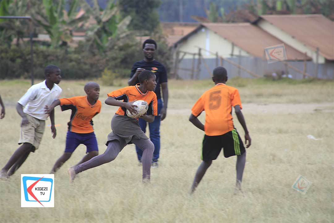 KigeziTv's tweet photo. #HappeningNow
Excitement is building at the Gorilla 7's Rugby Tournament at Kigezi High School Primary Lower Playground as seven primary schools are competing in the second edition of the age-grade tournament, an event designed to nurture young rugby talent ahead of the senior competition.

The participating schools are Nyabikoni Primary School, Kigezi High School Primary, Good Hope Primary School, Bugongi Primary School, Lower Bugongi Primary School, Mugabe Primary School, and Solberg College Kabale.

@UgandaRugby @ugandarugby7s @UgandaCup