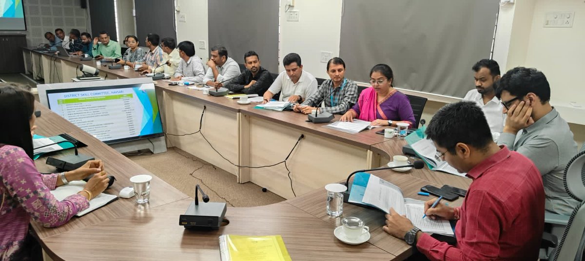Collector & DM, Navsari tweet media